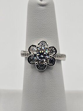 New 1.0ct Round Moissanite Flower Ring .925 Sterling Silver Size 9
